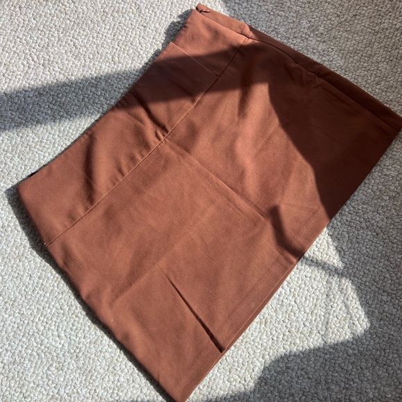 Aritzia Sunday Best Skirt - Picture 1 of 2